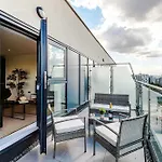 Apartamento Premium 2-bed In Centre By Mcpi Hosting, Perfect For Families & Contractors