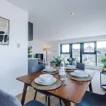 Apartamento Premium 2-bed In Centre By Mcpi Hosting, Perfect For Families & Contractors *