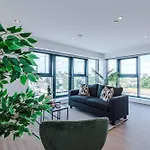Apartamento Premium 2-bed In Centre By Mcpi Hosting, Perfect For Families & Contractors *