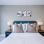 Appartamento Premium 2-bed In Centre By Mcpi Hosting, Perfect For Families & Contractors