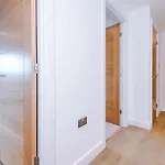 Premium 2-bed In Centre By Mcpi Hosting, Perfect For Families & Contractors