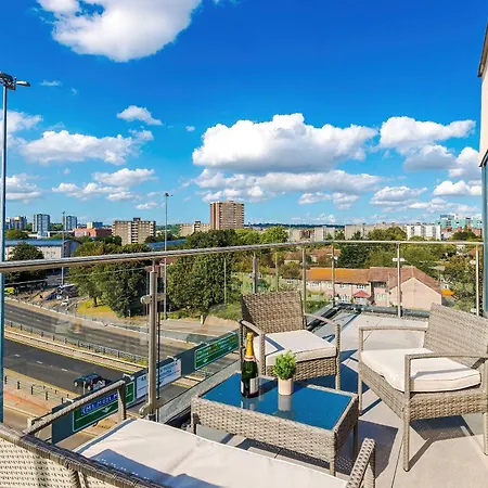 2br Penthouse In Centre - Free Parking, Wifi 公寓