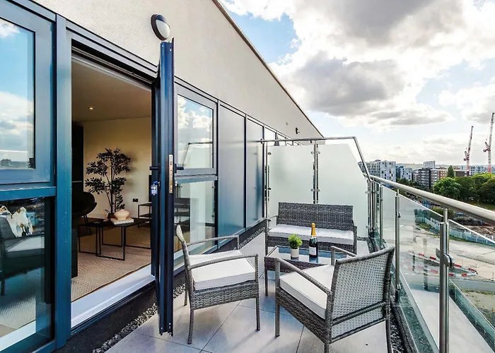 公寓 2br Penthouse In Centre - Free Parking, Wifi