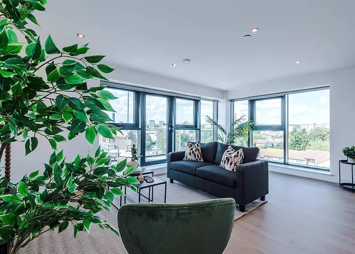 דירה Premium 2-bed In Centre By Mcpi Hosting, Perfect For Families & Contractors *