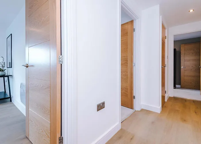 Premium 2-bed In Centre By Mcpi Hosting, Perfect For Families & Contractors