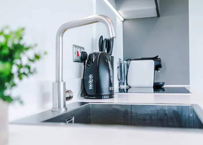 Premium 2-bed In Centre By Mcpi Hosting, Perfect For Families & Contractors Appartement *